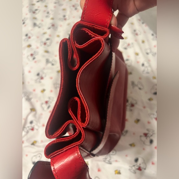 ‼️SOLD‼️Louis Vuitton Epi Leather Sac d'Epaule - Picture 7 of 16